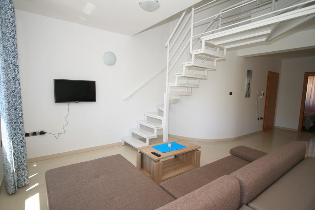 Apartment Mimoza 6, Baska, Krk Dış mekan fotoğraf