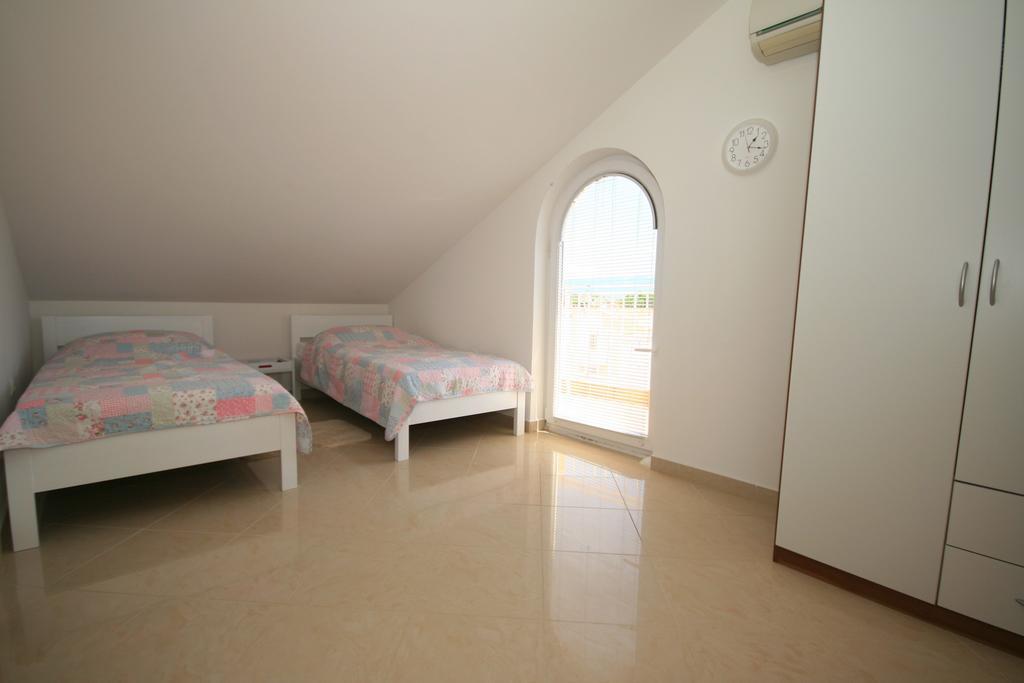 Apartment Mimoza 6, Baska, Krk Dış mekan fotoğraf